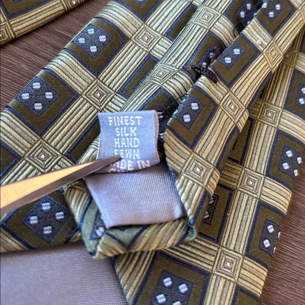 Forsyth Blue Green Handsewn Silk Tie with Tie Loop
